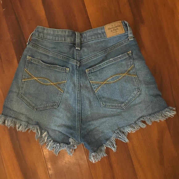 Abercrombie & Fitch High Rise Jean Shorts - Picture 2 of 2